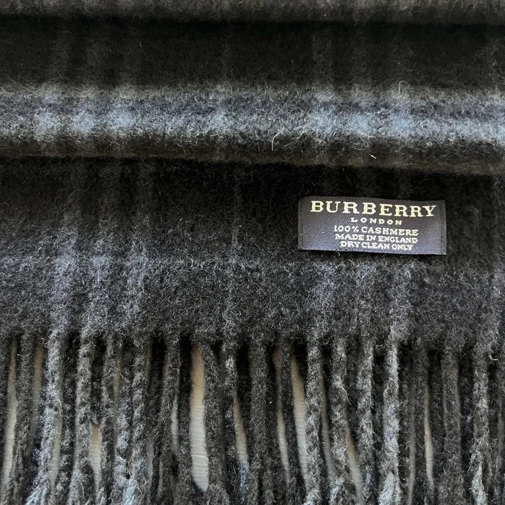 Burberry Scarf in Black and Charcoal Gray